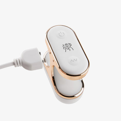 OTOUCH YU Finger vibrator with magnetic charging cable connected