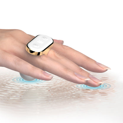 OTOUCH YU finger vibrator floating in water, showing waterproof capability